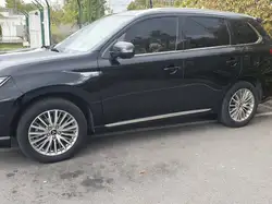Mitsubishi Outlander 2.4l PHEV Twin Motor 4WD Instyle