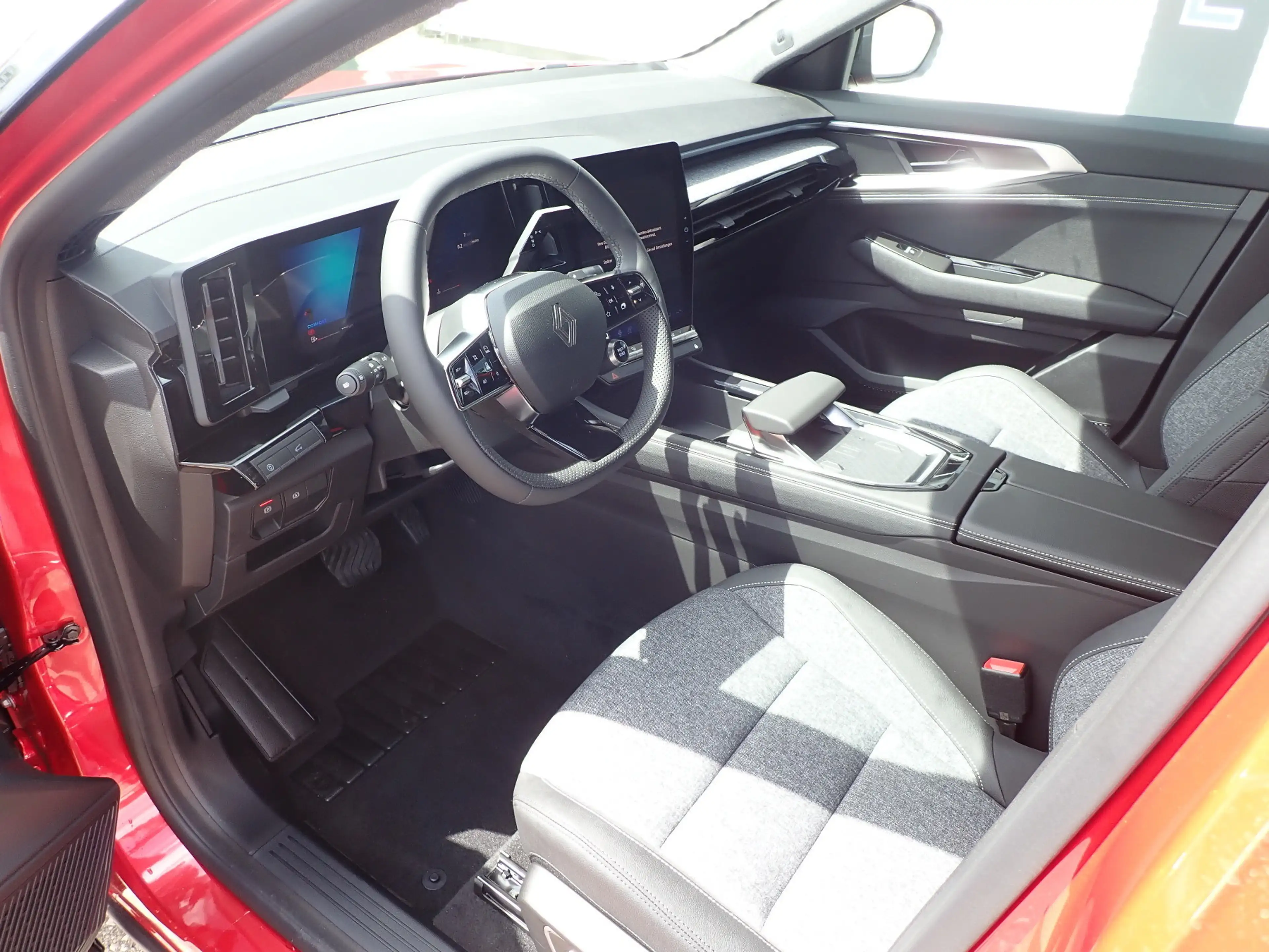 Renault Austral Techno Mild Hybrid 150 Automatik — photo 8