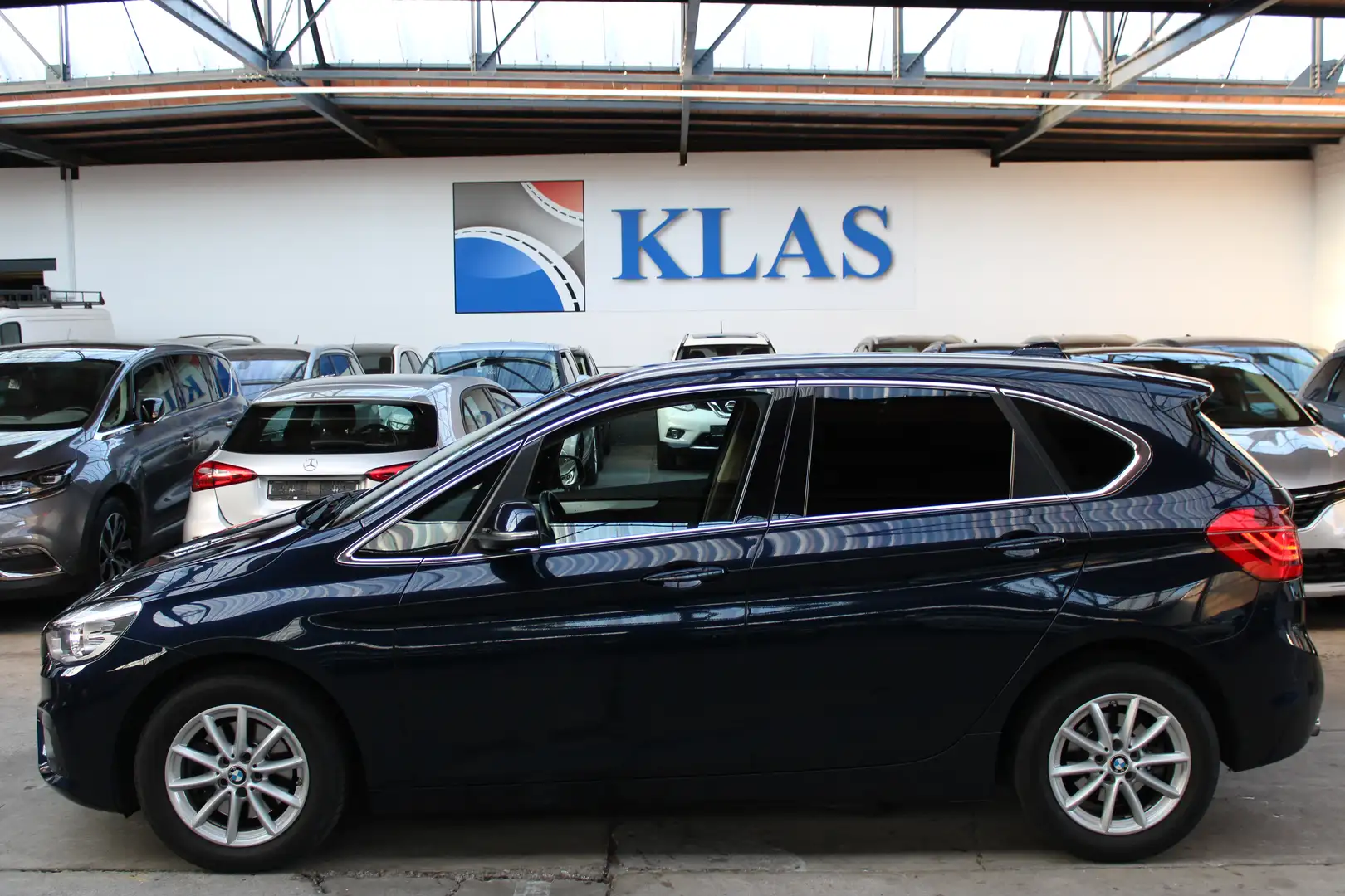 BMW 218 iA Active Tourer+BOÎTE AUTO+SIEGES CHAUFFANTS ++ Blau - 2