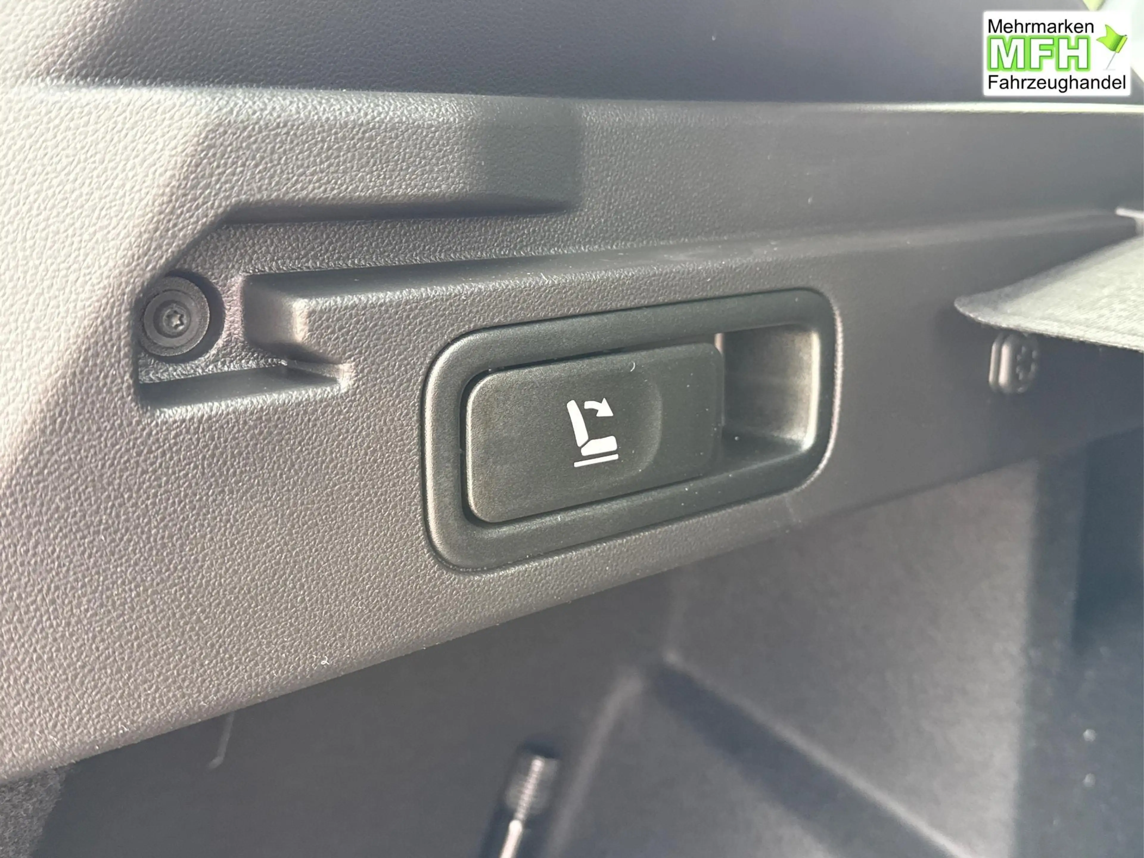 Dacia Bigster Expression SHZ+KLIMA+PDC+KAMERA+LED+17" ALU Hyb... — photo 13