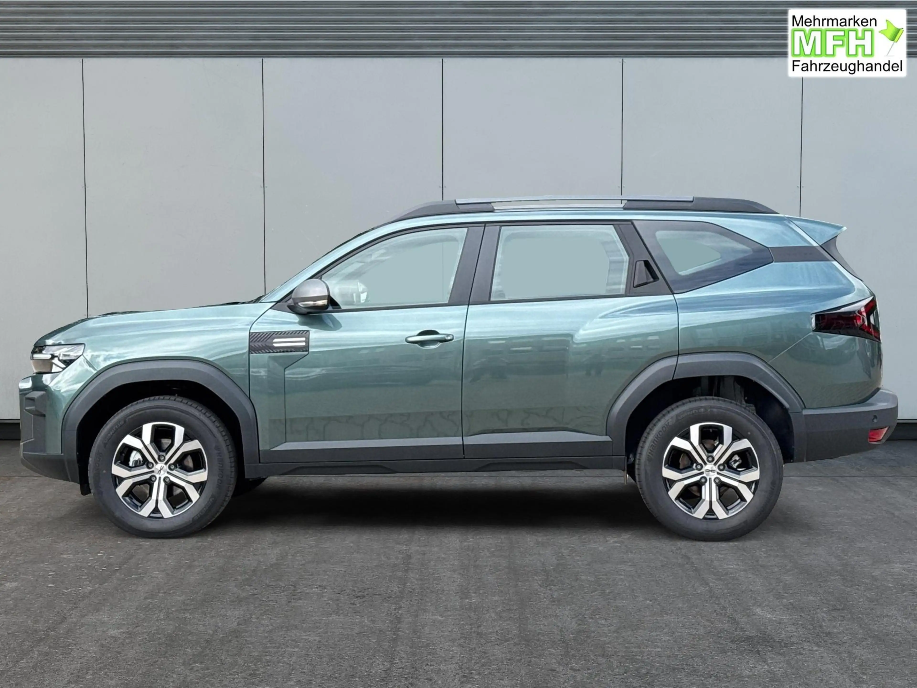 Dacia Bigster Expression SHZ+KLIMA+PDC+KAMERA+LED+17" ALU Hyb... — photo 2