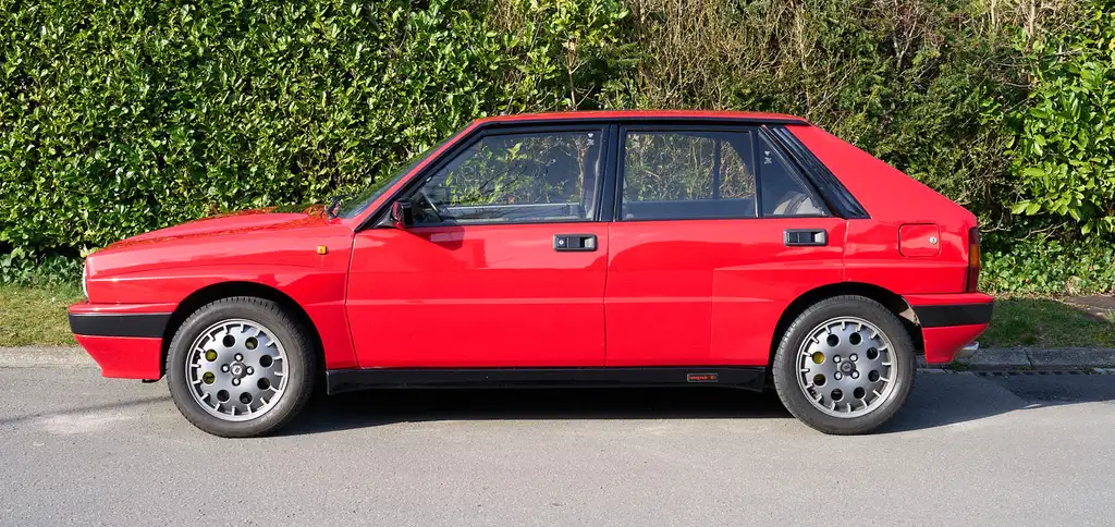 Lancia Delta 1990 из Европы — купить под ключ