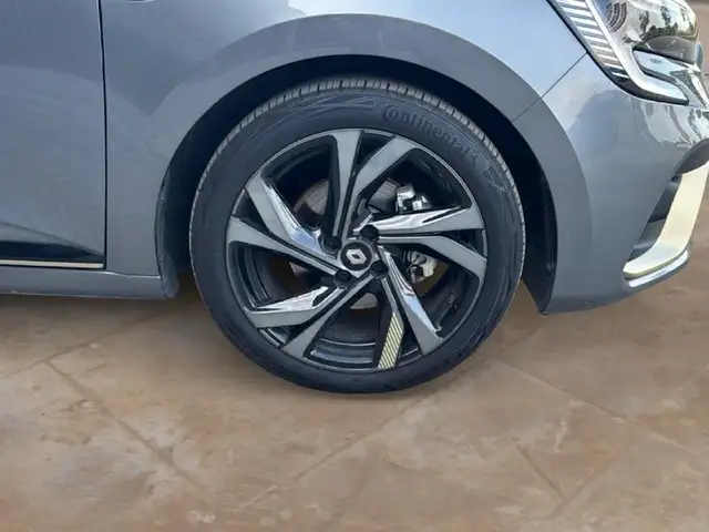 Renault Clio view 6