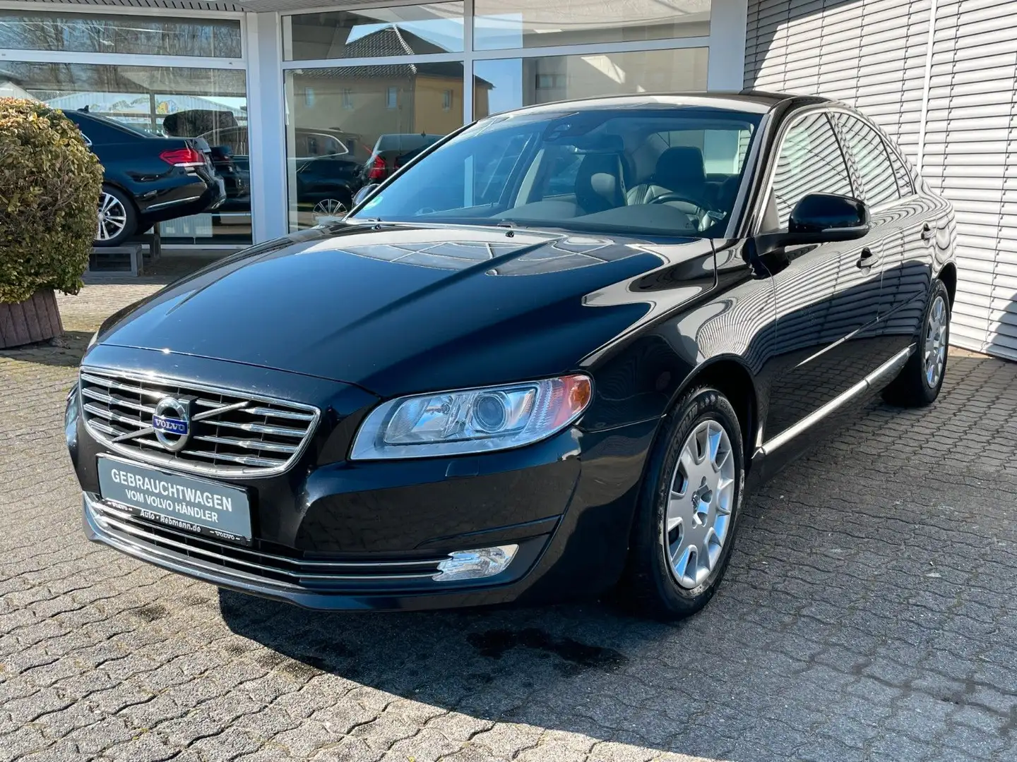 Volvo S80 D5 Momentum Aut. Xenon*Leder*Navi*AHK*SHZ Schwarz - 2