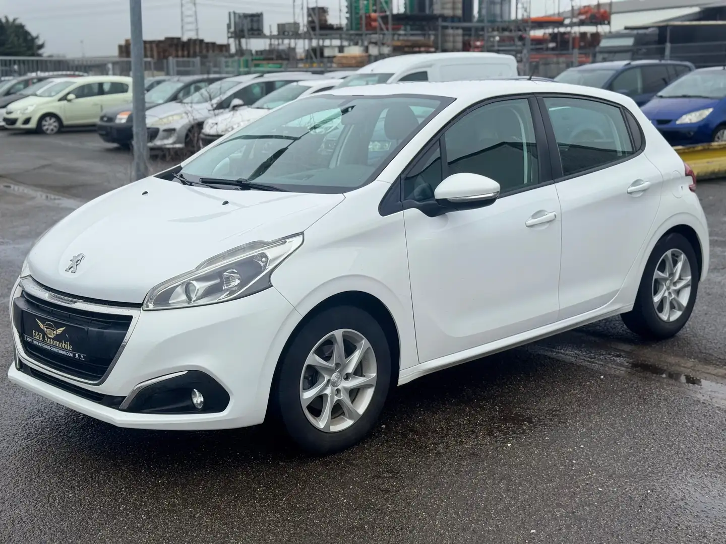 Peugeot 208 Active Weiß - 1