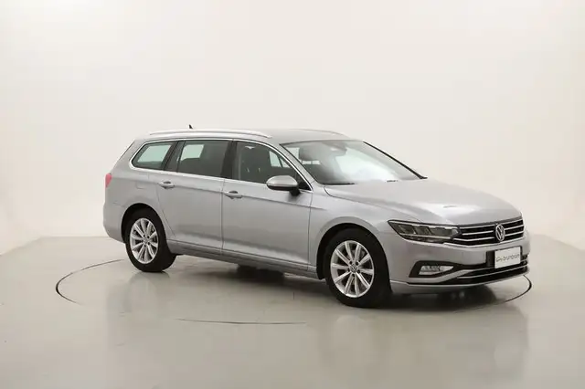 Volkswagen Passat view 7
