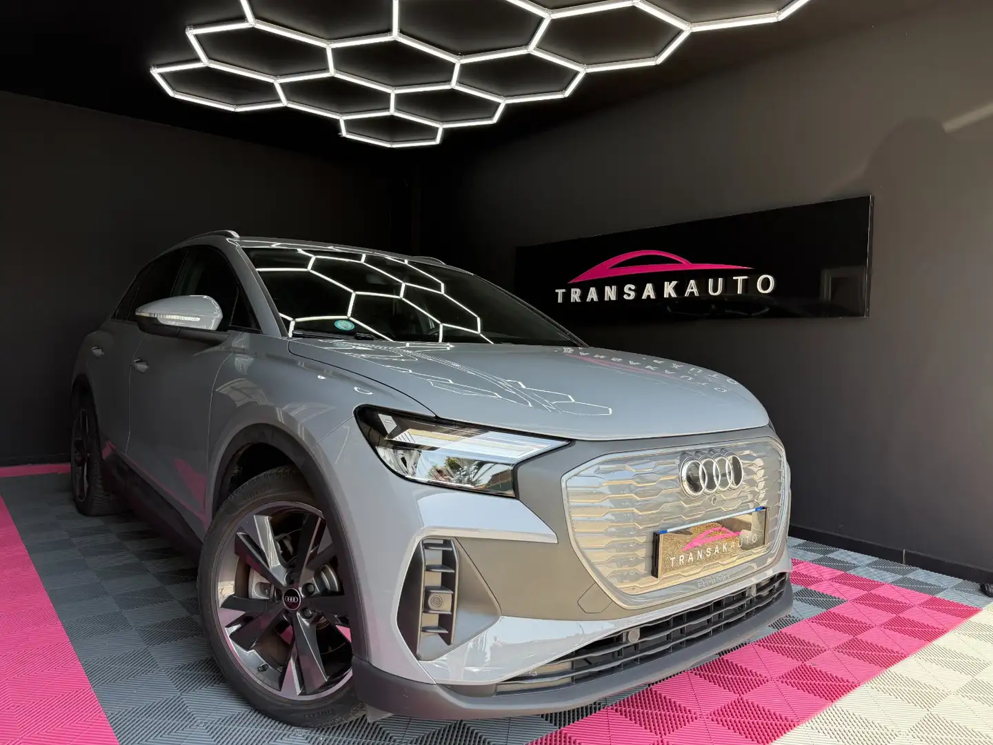 Audi Q4 e-tron Executive Gris - 1