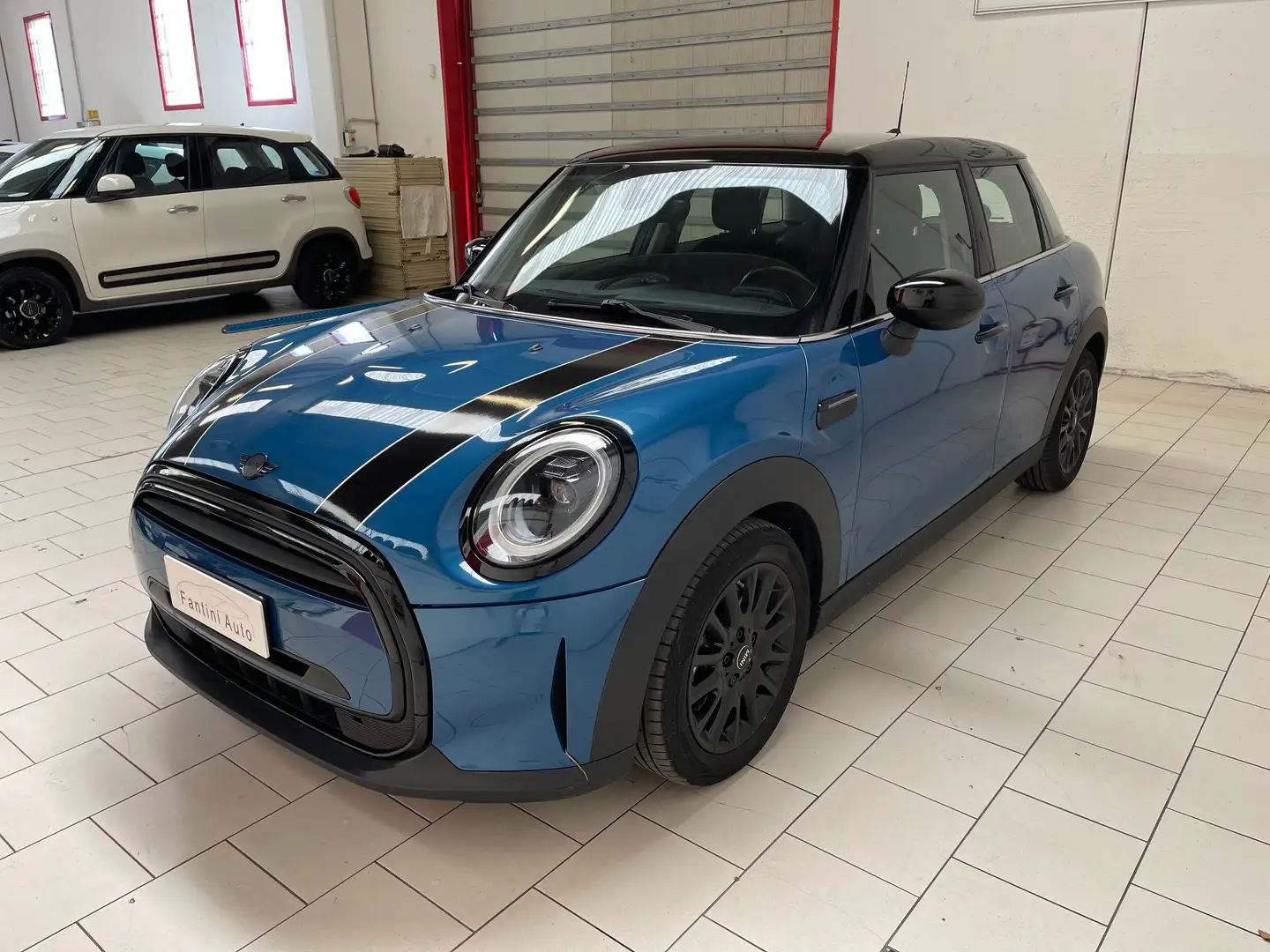 MINI Cooper Essential Black 5p 1.5 auto - LEGGI SOTTO Blauw - 2