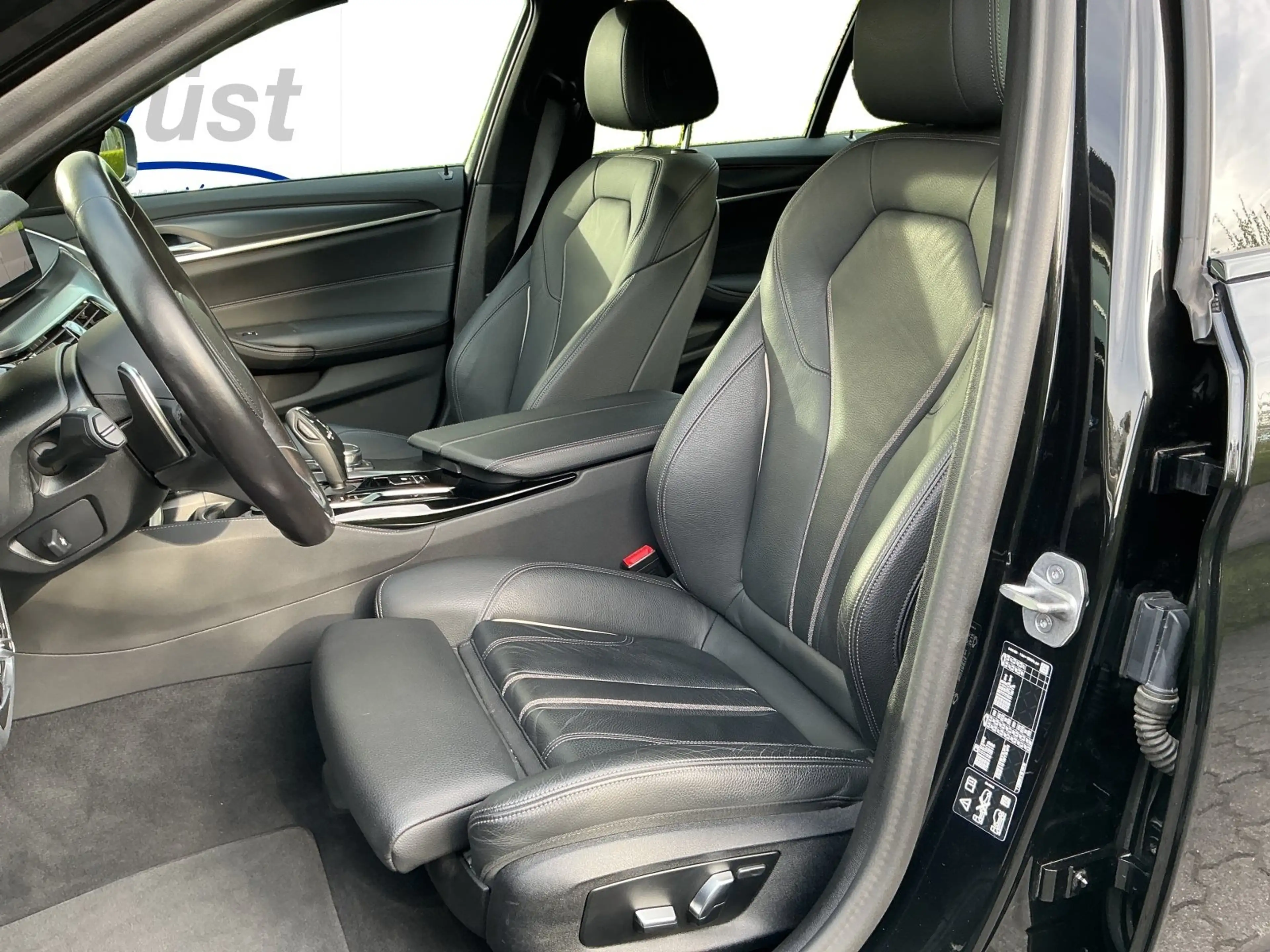 BMW 540 d xDrive M Sportpaket LED Komfortzug. — photo 9