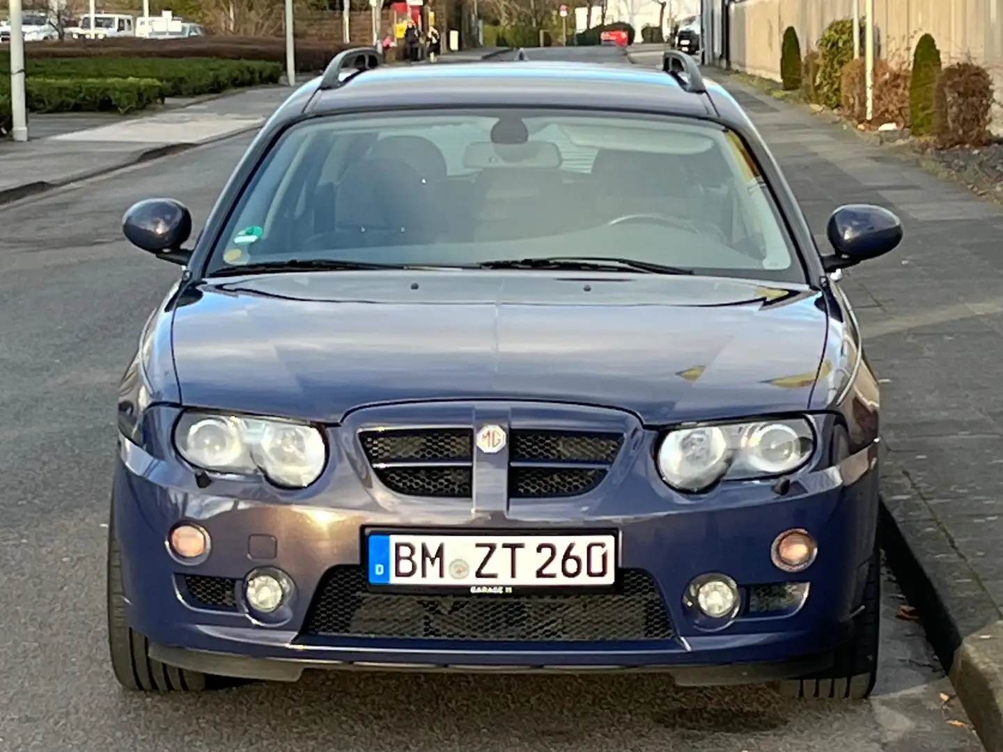 MG ZT MG ZT-T SE 4.6 V8 Blau - 2