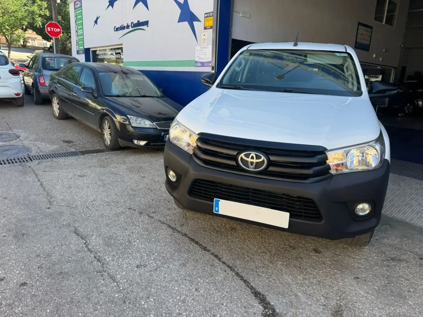 Toyota Hilux Cabina Doble GX Blanco - 1