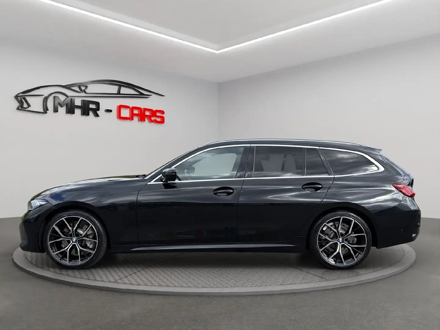 BMW 330 - 330d xDrive M-Sportpaket Facelift Schwarz - 2