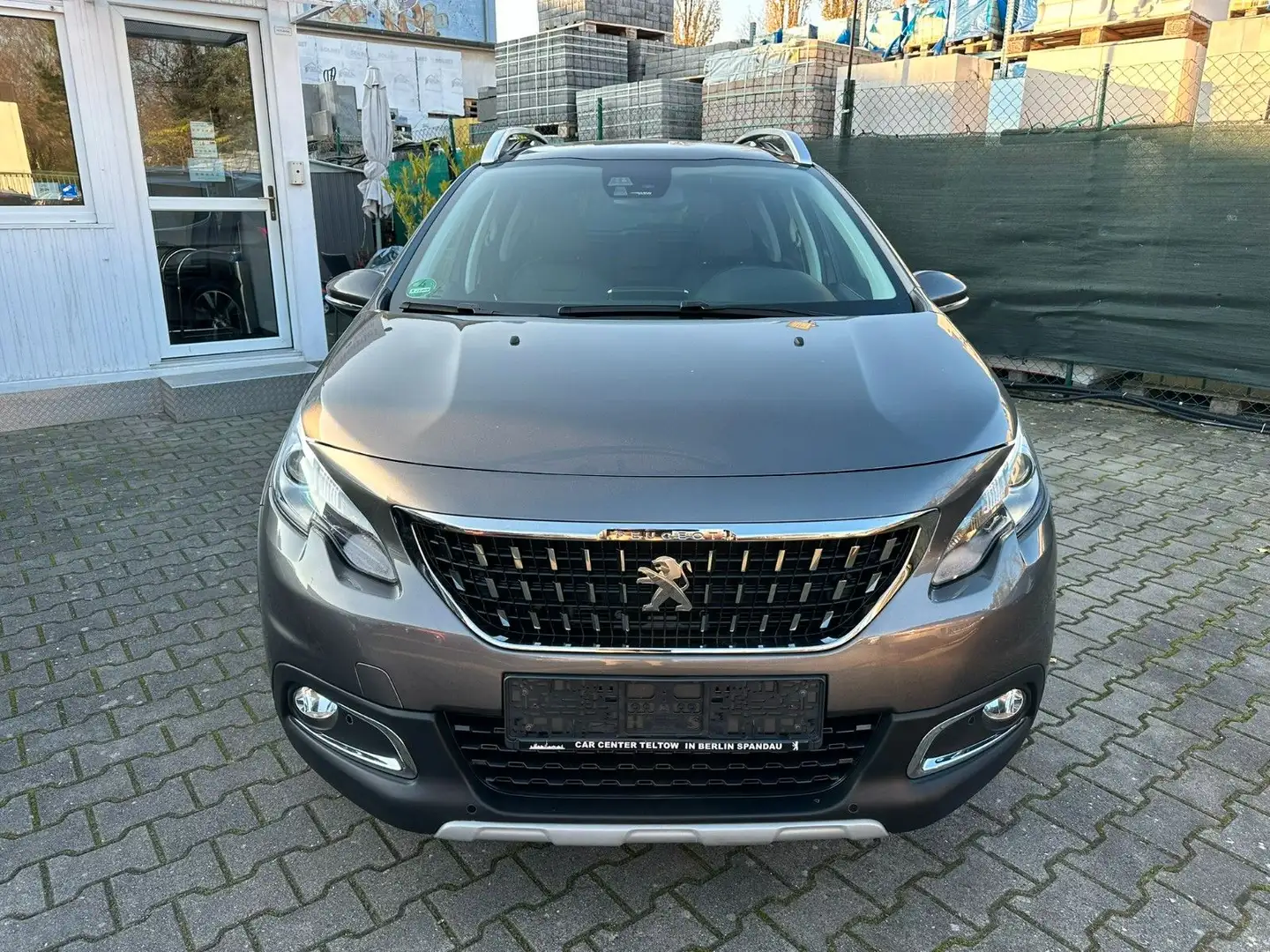 Peugeot 2008 Allure PANO/LEDER/NAVI Gris - 2