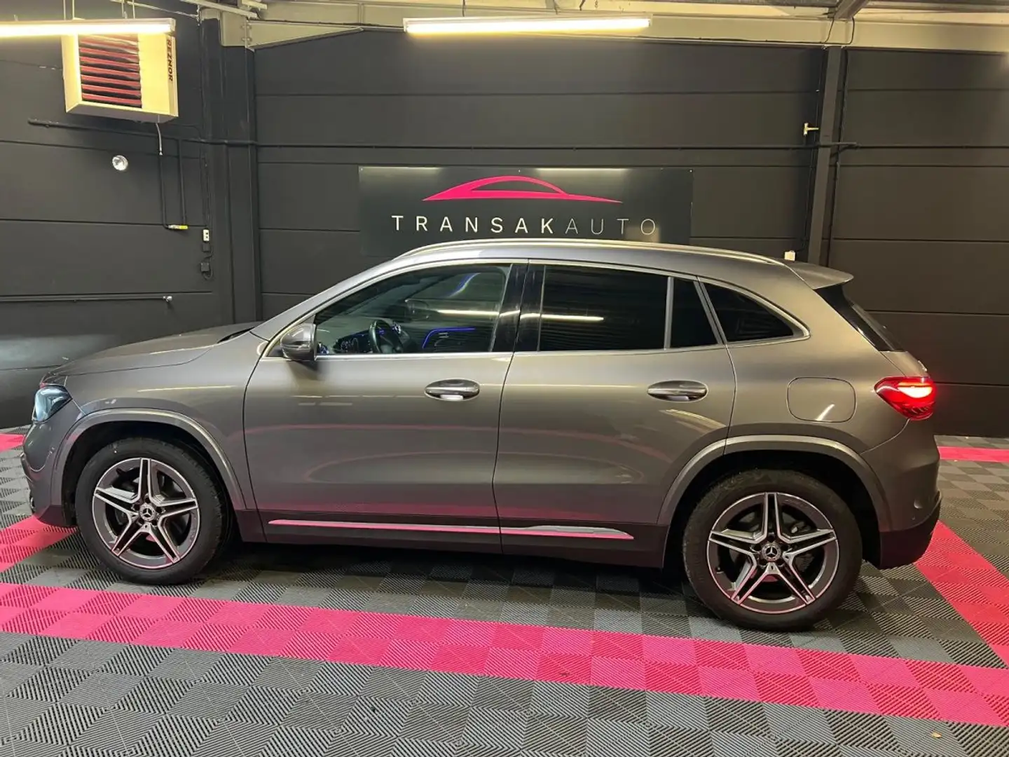 Mercedes-Benz GLA 250 250 e 8G-DCT AMG Line Gris - 2