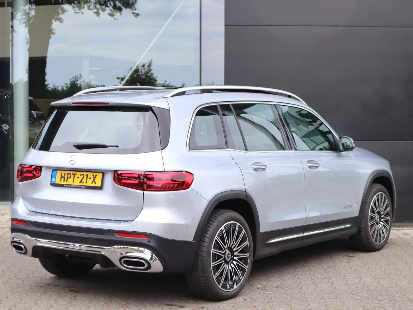 Mercedes-Benz GLB 200 AMG Line 7p Grau - 2