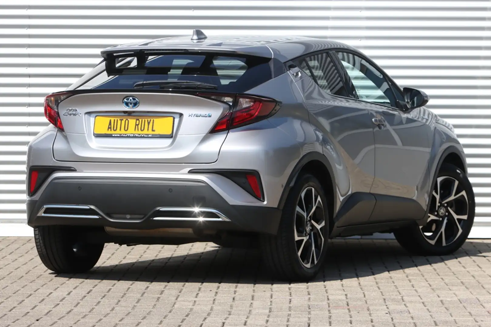Toyota C-HR 2.0 Hybrid Dynamic Safety+ Winter pakket / Carplay Gris - 2