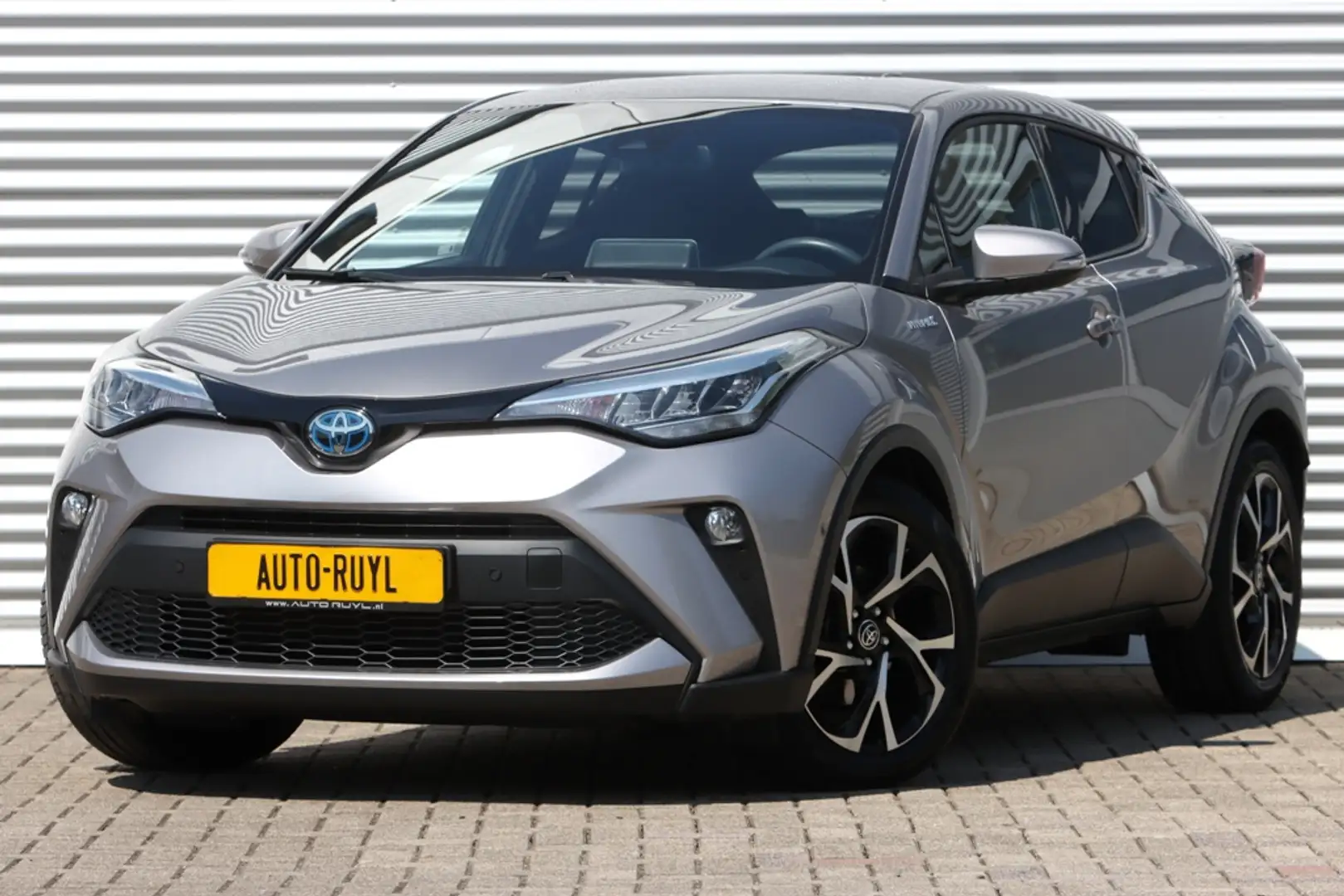 Toyota C-HR 2.0 Hybrid Dynamic Safety+ Winter pakket / Carplay Gris - 1