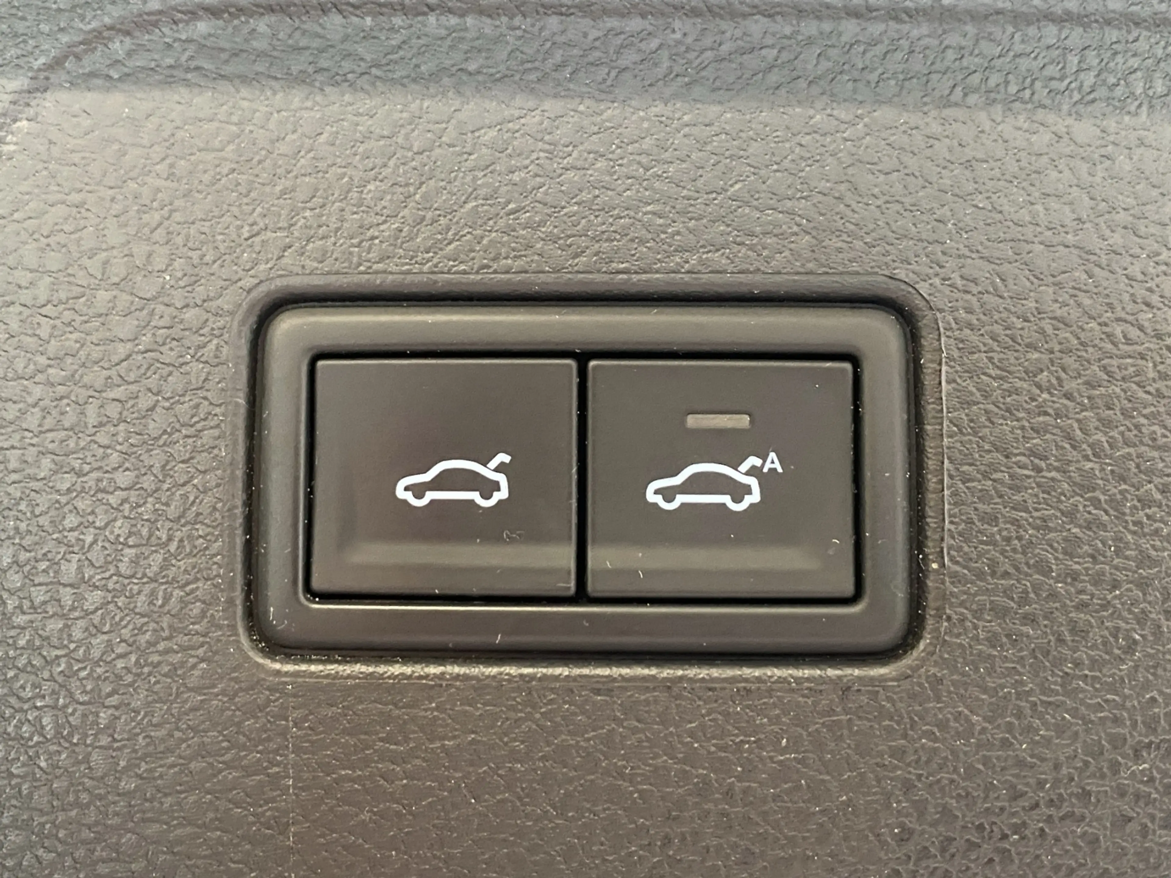 Volkswagen Passat Variant 2.0 TDI 4Motion Elegance R-Line / Navi — photo 14