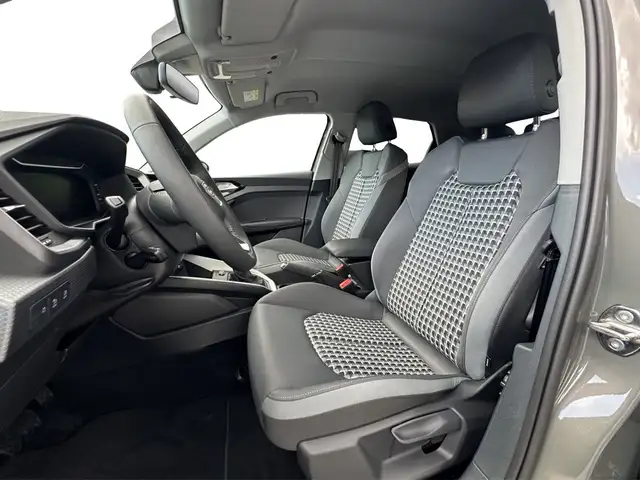 Audi A1 view 11