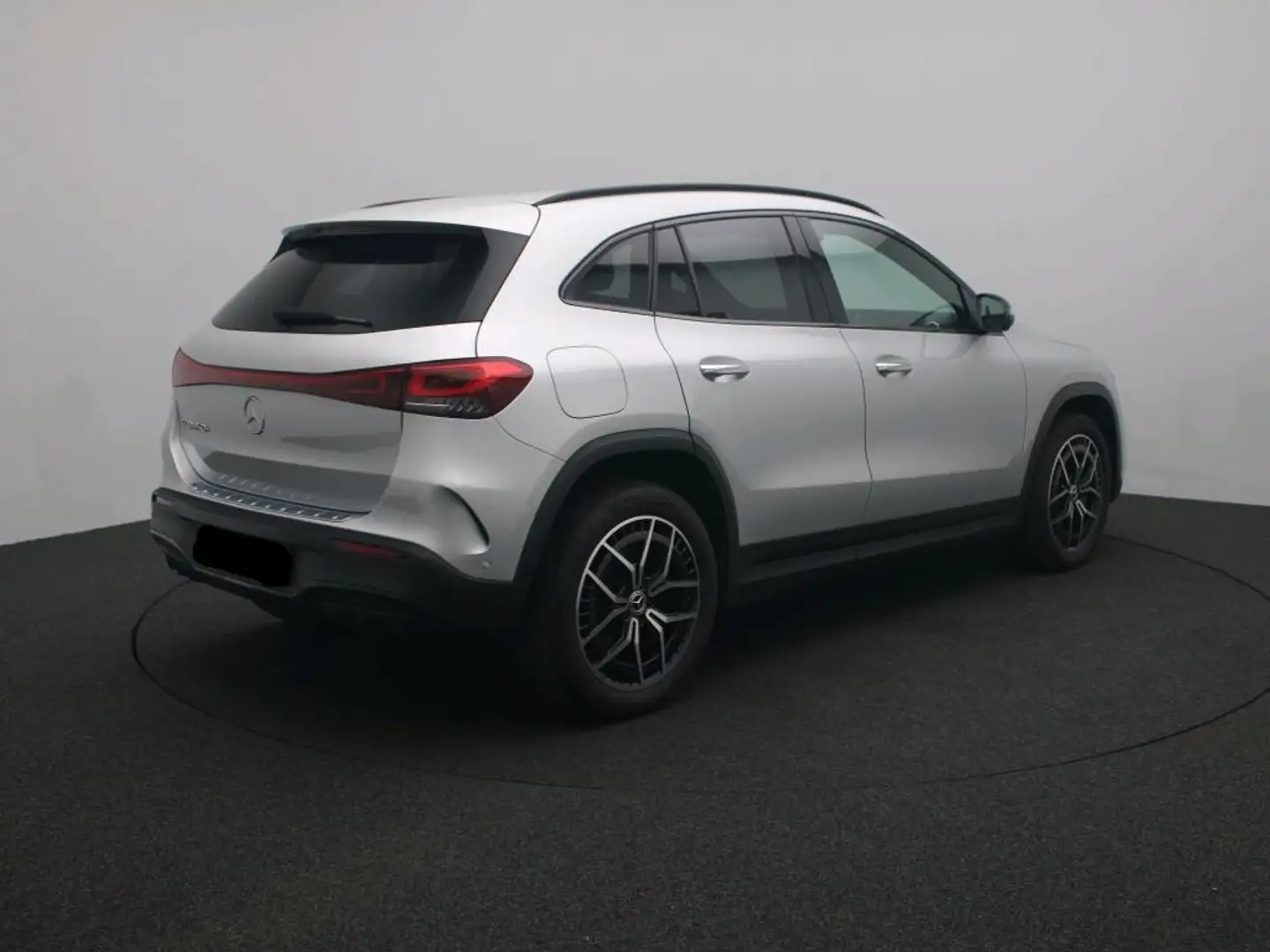 Mercedes-Benz EQA 250 250+ AMG Line + CARPLAY + NIGHTPAKKET + SUROUND VI Zilver - 2