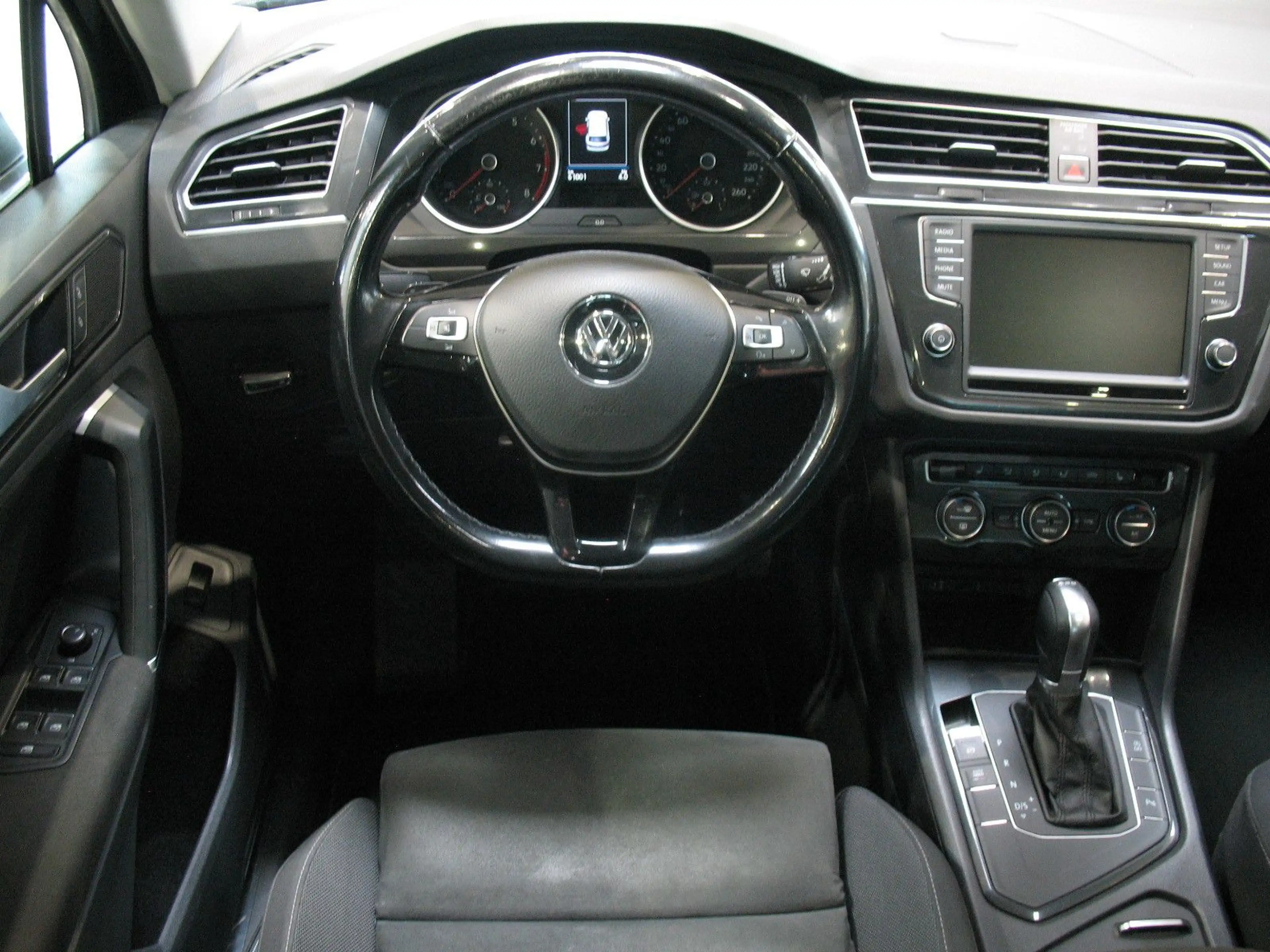 Volkswagen Tiguan 1.4 TSI ACT BMT DSG Comfortline *AHK*SHD* — photo 11
