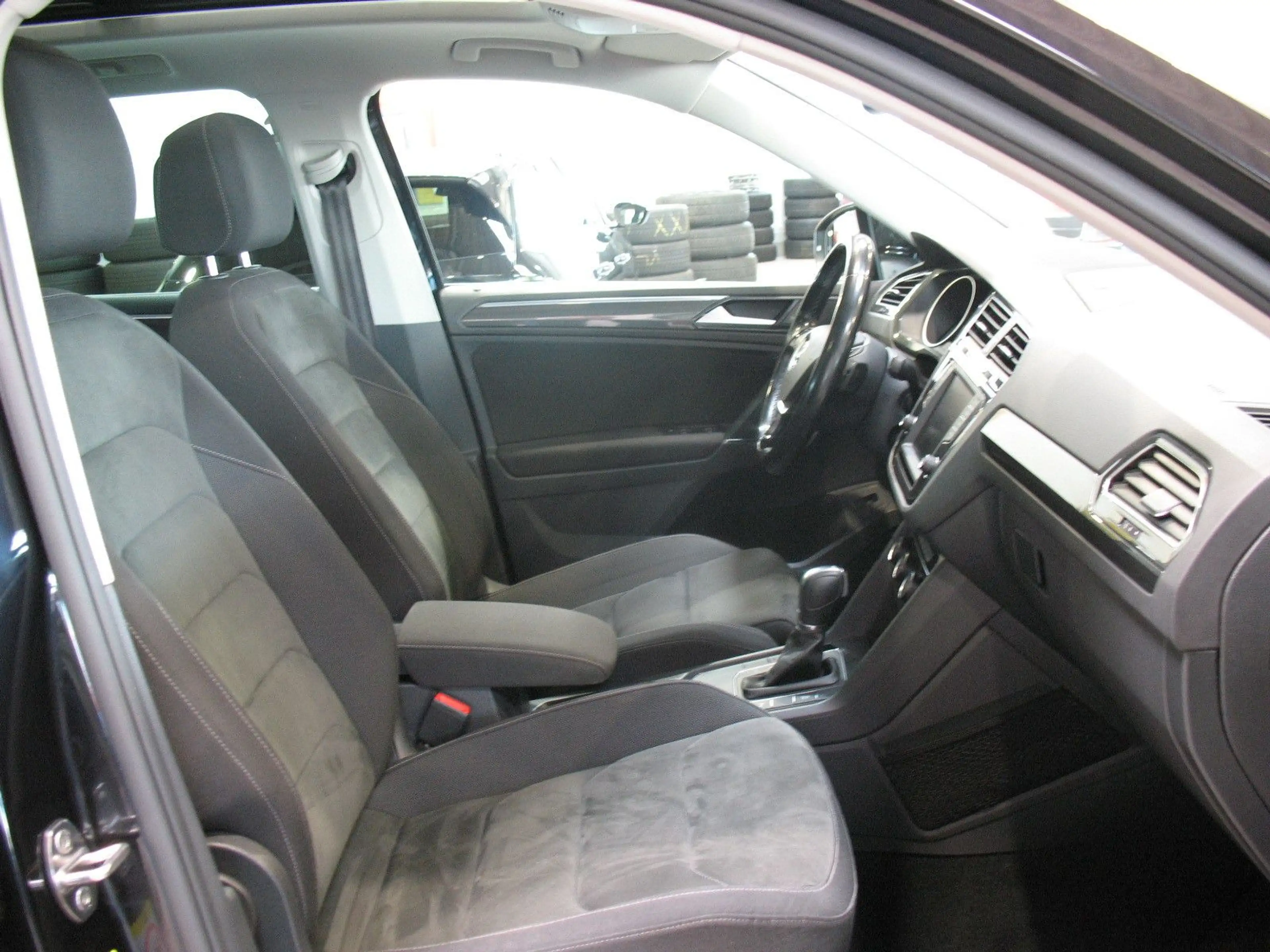 Volkswagen Tiguan 1.4 TSI ACT BMT DSG Comfortline *AHK*SHD* — photo 9