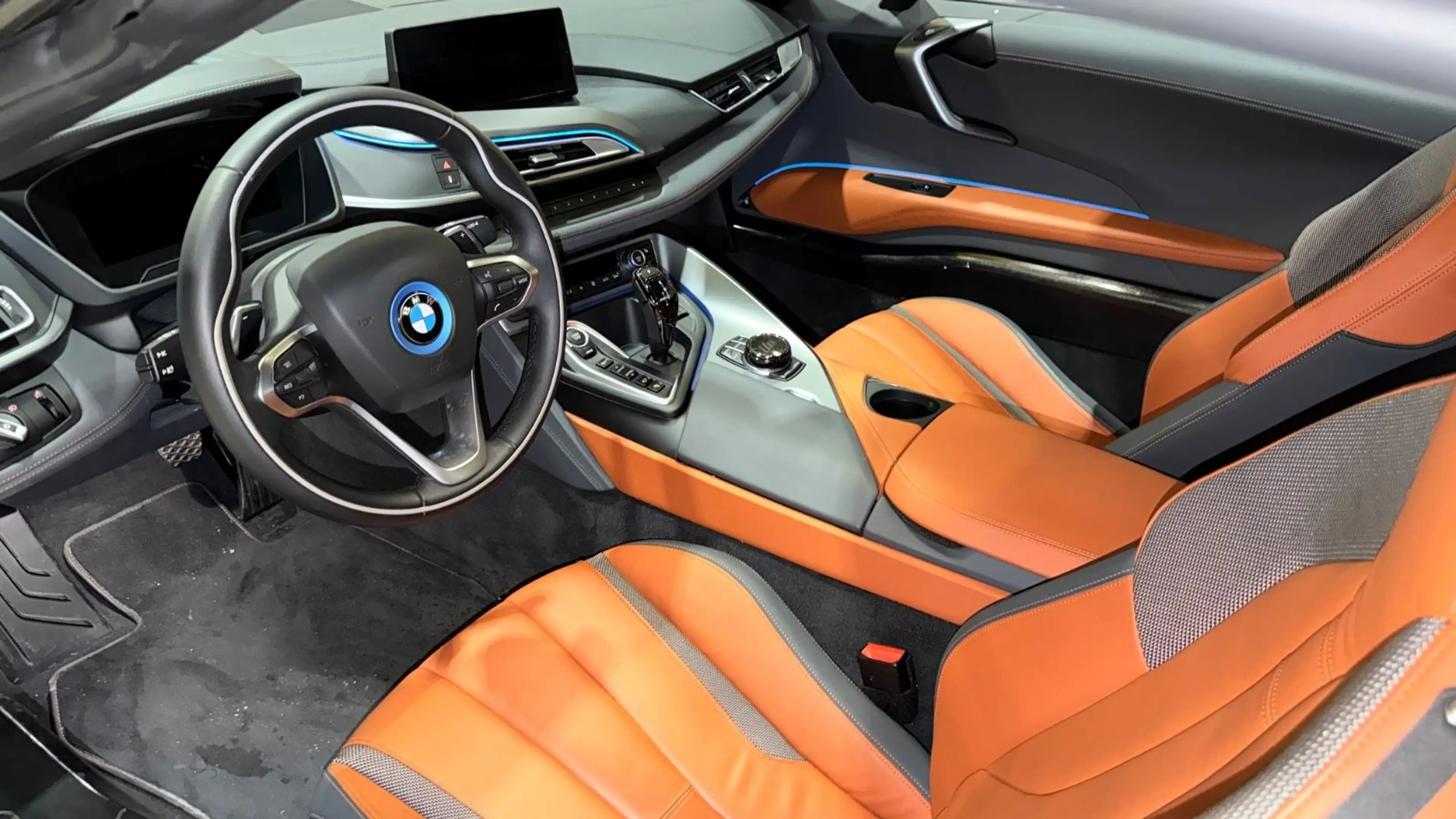 BMW i8 Roadster LEDER*KERAMIK*LED*HUD*grosserTank — photo 11