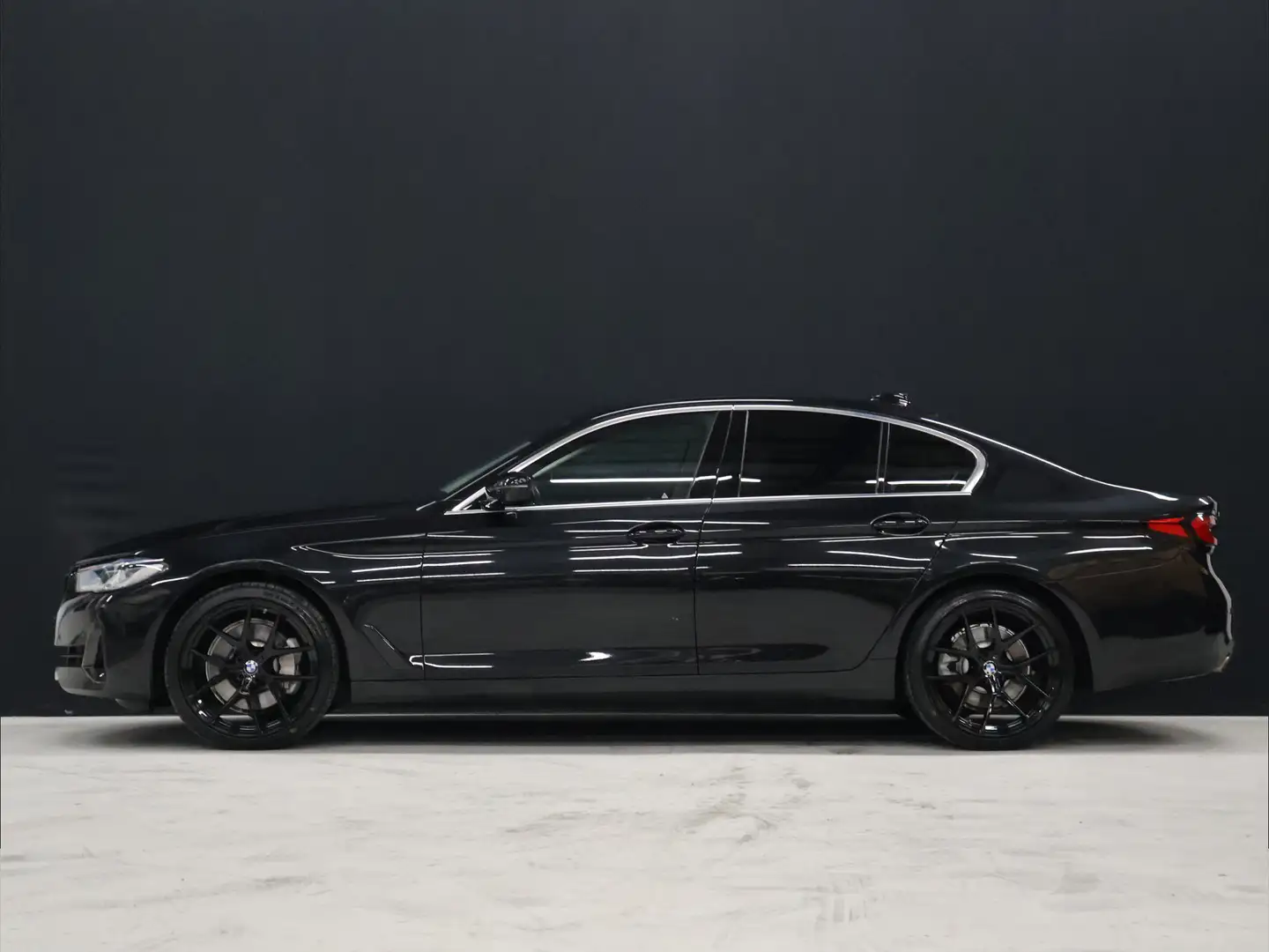 BMW 530 5-serie 530i xDrive High Executive [CAMERA, ADAPTI Noir - 2