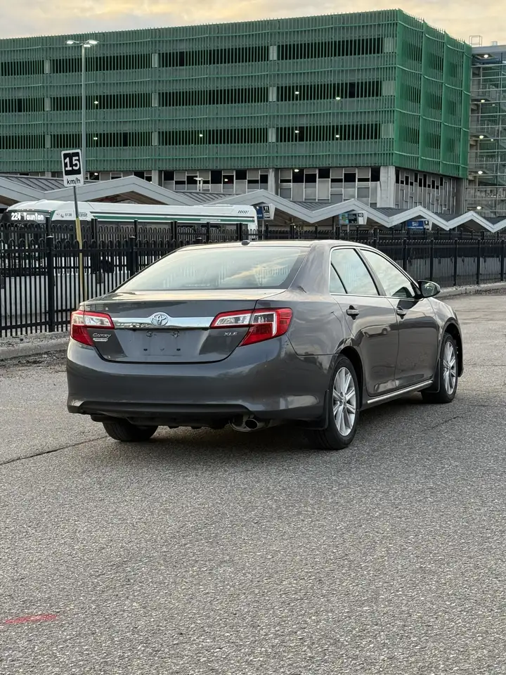 Toyota Camry снимка Toyota Camry