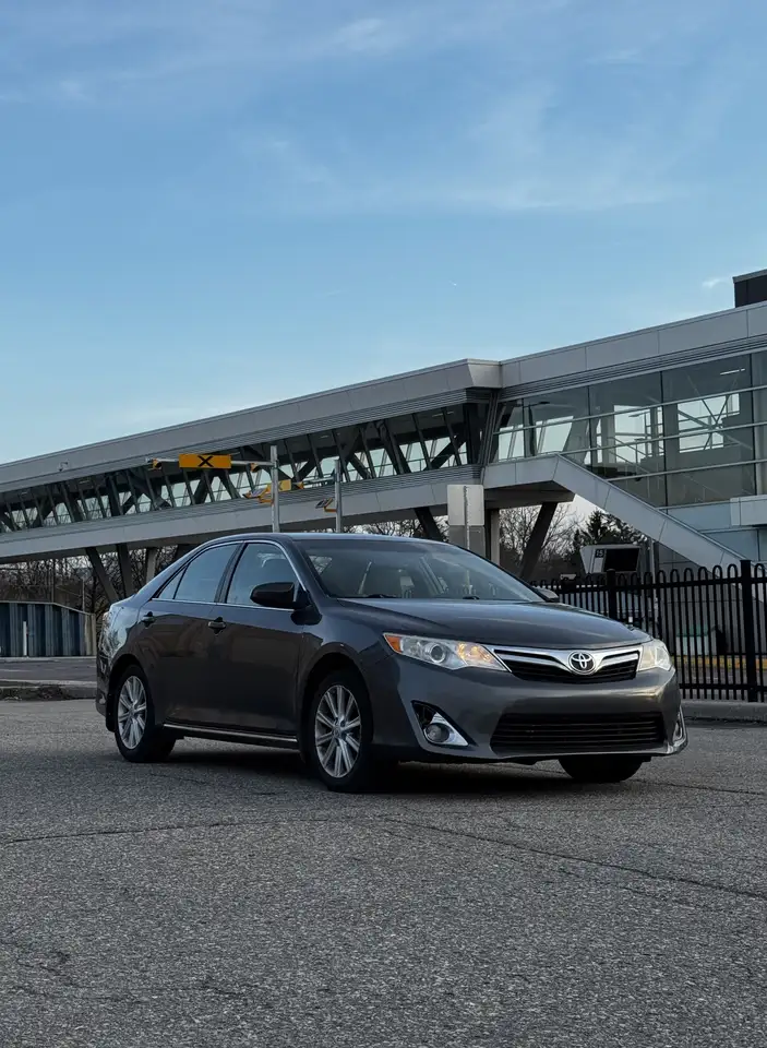 Toyota Camry снимка Toyota Camry
