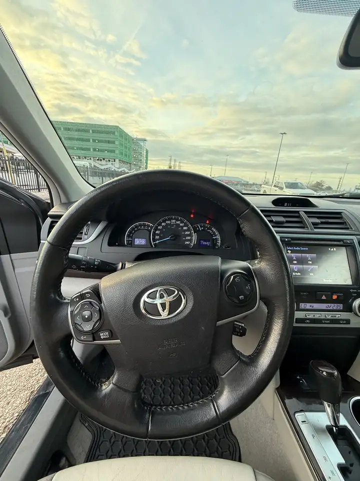 Toyota Camry снимка Toyota Camry