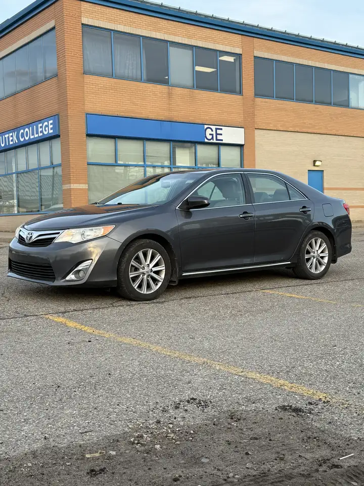 Toyota Camry снимка Toyota Camry