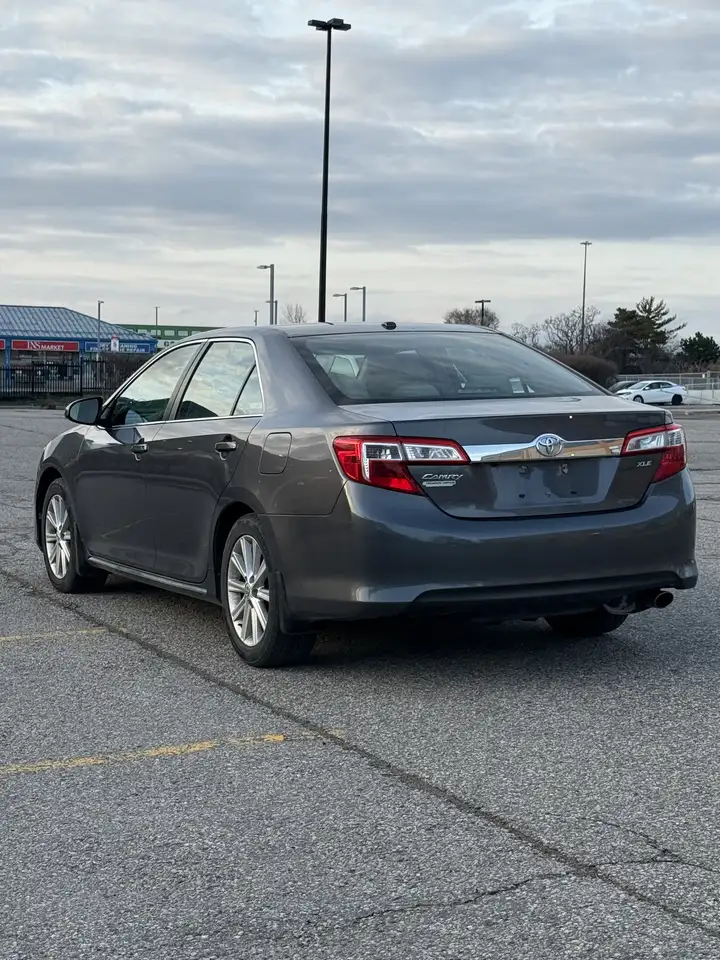 Toyota Camry снимка Toyota Camry