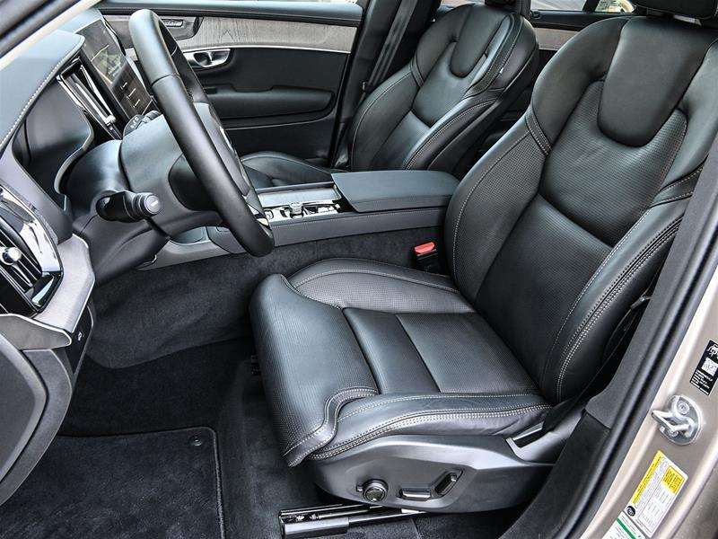 2026 Volvo XC90 B6 AWD Ultra Dark Theme 7-Seater thumb 13
