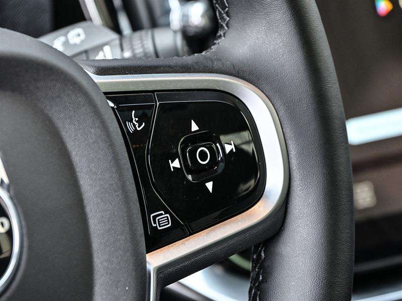 2026 Volvo XC90 B6 AWD Ultra Dark Theme 7-Seater thumb 11