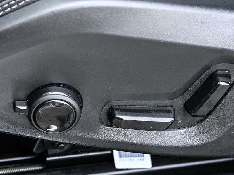 2026 Volvo XC90 B6 AWD Ultra Dark Theme 7-Seater thumb 9