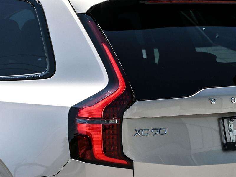 2026 Volvo XC90 B6 AWD Ultra Dark Theme 7-Seater thumb 6