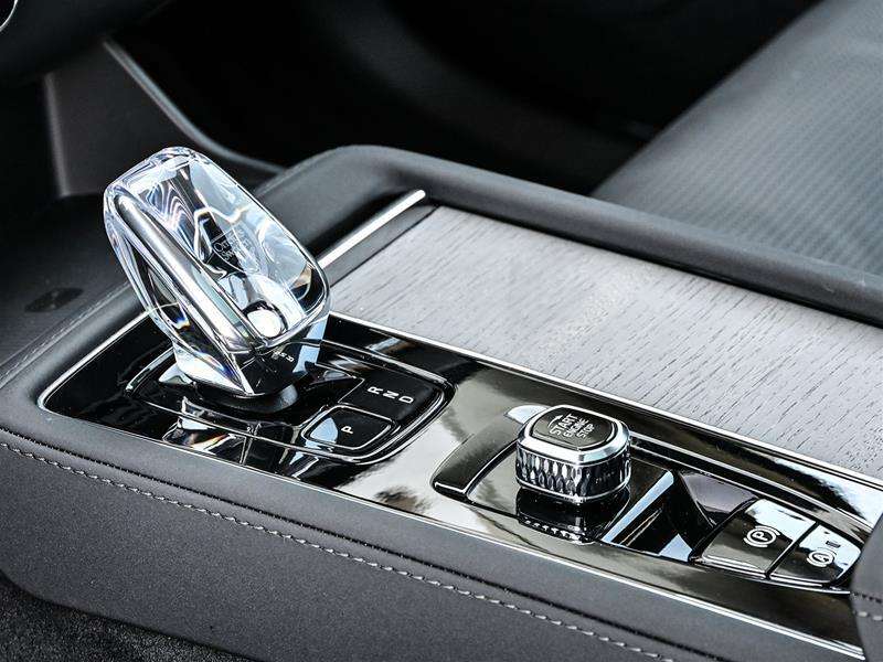2026 Volvo XC90 B6 AWD Ultra Dark Theme 7-Seater thumb 18
