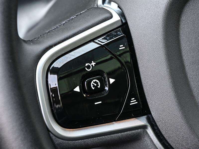 2026 Volvo XC90 B6 AWD Ultra Dark Theme 7-Seater thumb 17
