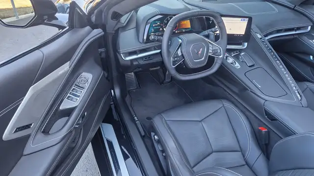 Corvette Stingray C8 CABRIO 3LT 6,2L V8 BLACK-EDITION "Front Lift" Ansicht 26