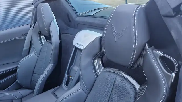 Corvette Stingray C8 CABRIO 3LT 6,2L V8 BLACK-EDITION "Front Lift" Ansicht 25