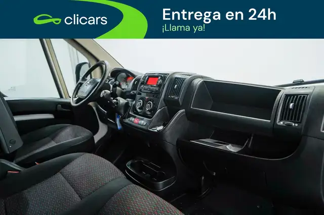 Opel Movano view 8