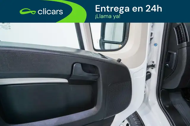 Opel Movano view 14