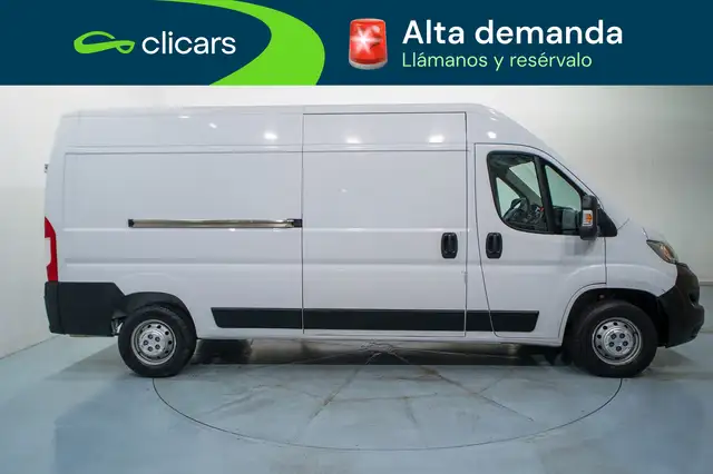 Opel Movano view 2