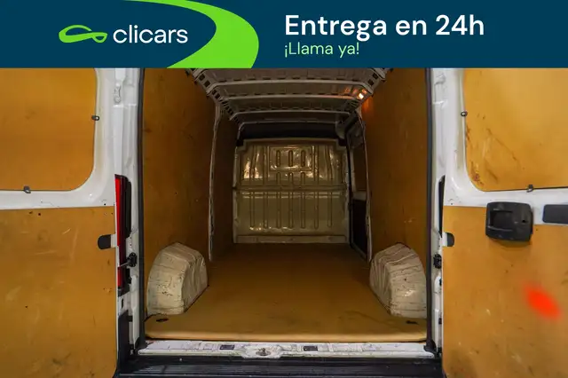 Opel Movano view 13