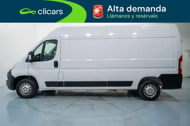 Opel Movano view 3