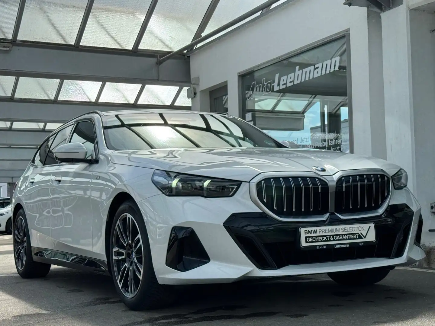BMW 540 d xDrive Tour. M-Sport GARANTIE bis 08/2029 Weiß - 2