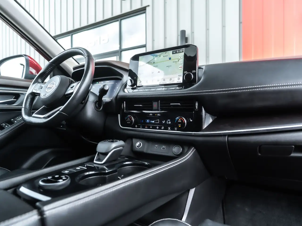 Nissan Rogue снимка Nissan Rogue