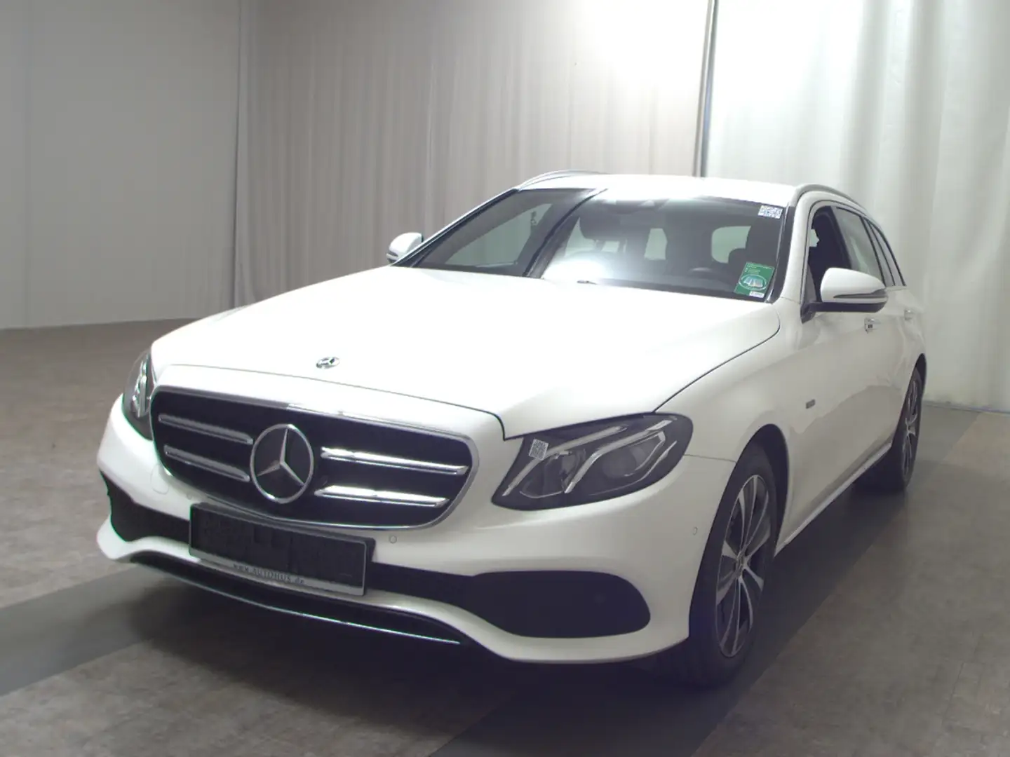 Mercedes-Benz E 300 T de Avantgarde Navi LED Distronic+ RFK Weiß - 2