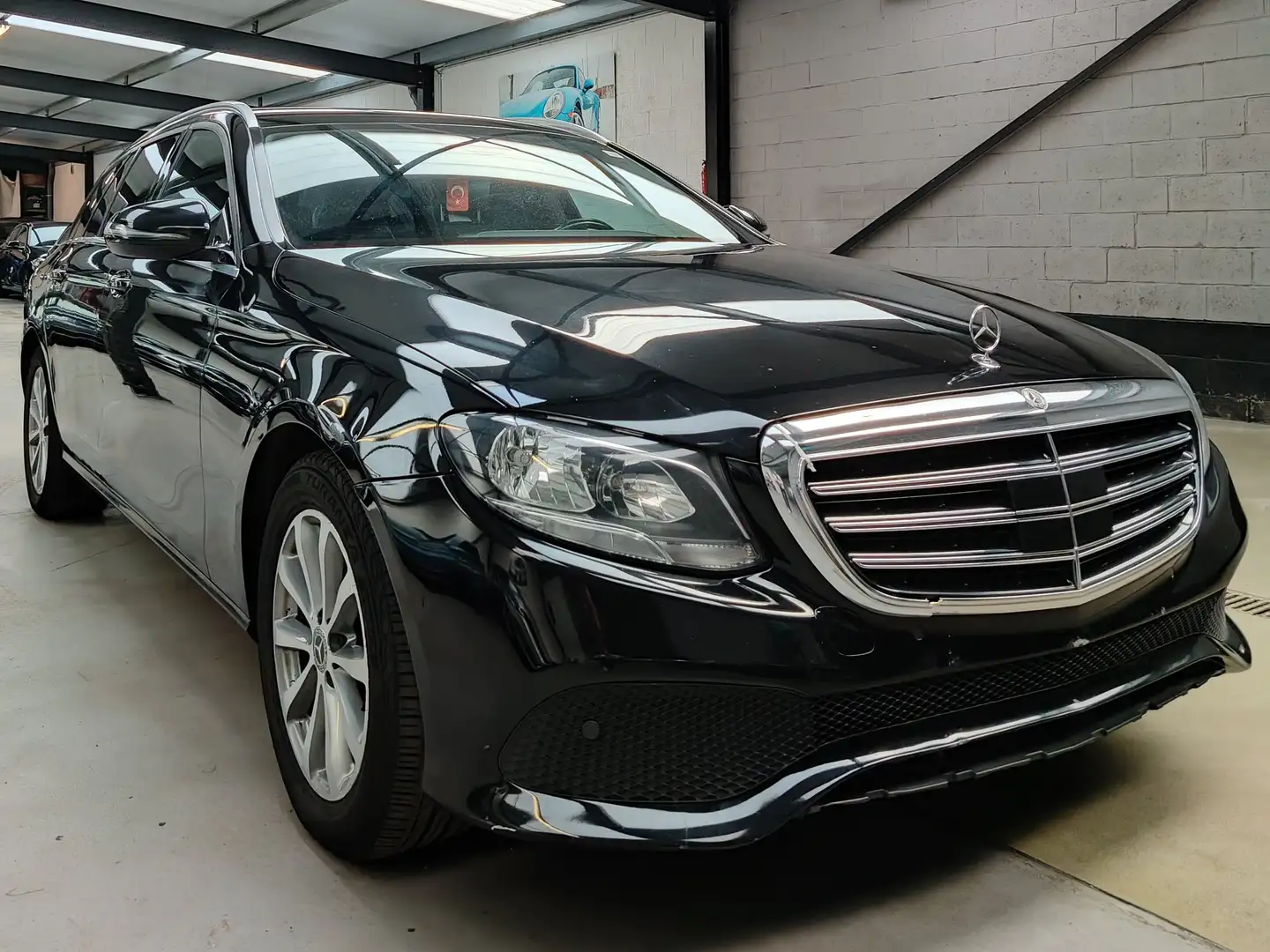 Mercedes-Benz E 200 d Zwart - 1
